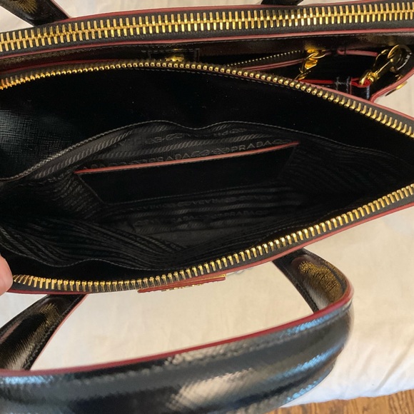 Prada SAFFIANO LEATHER HANDBAG - Picture 3 of 13